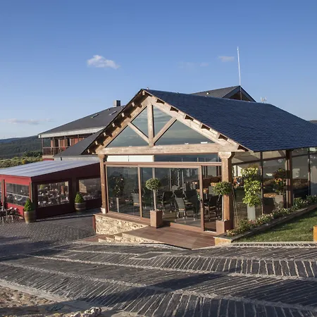 La Casa Del Peregrino * El Acebo de San Miguel